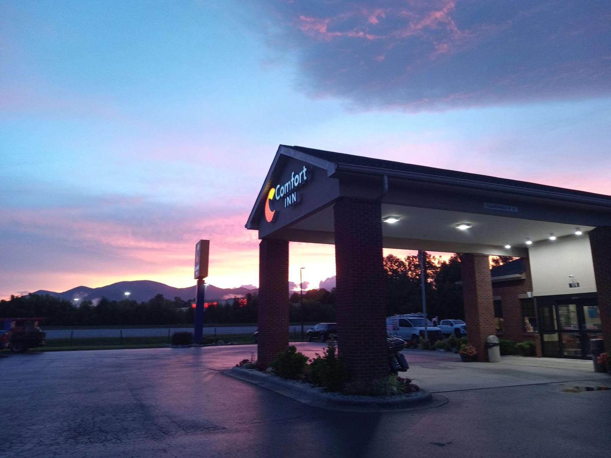 Comfort Inn Near Downtown & Blue Ridge Pkwy Marion Exteriér fotografie